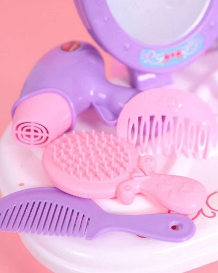 صورة تسريحة ميك اب واكسسوارات